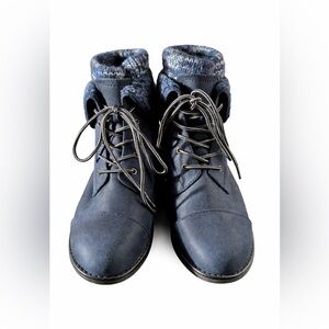 Cliffs by White Mountain Navy Lace-Up Ankle Boots